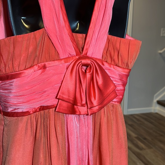 Kay Unger NY | size 12 | self:100% silk & lining: 100% polyester | Coral Color - Picture 9 of 11